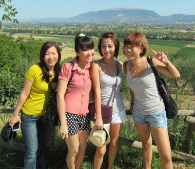 Happy campers on one of our Umbria wine tours